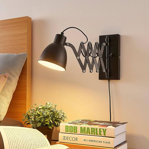 Lindby Schwarze Wandlampe Merle mit Scherenarm