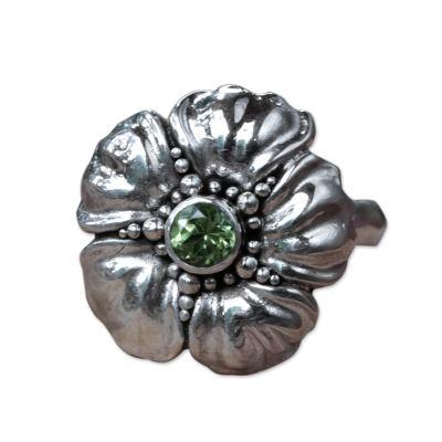 Peridot flower ring, 'Hibiscus'